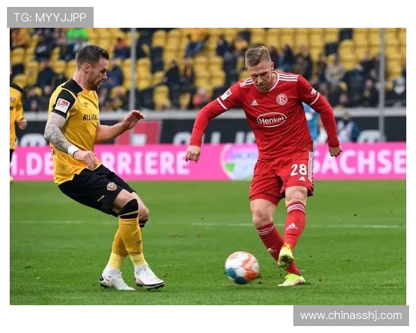 《《德杯焦点战：海登海姆后防隐患频现，汉堡客汉堡客战疲态难掩》